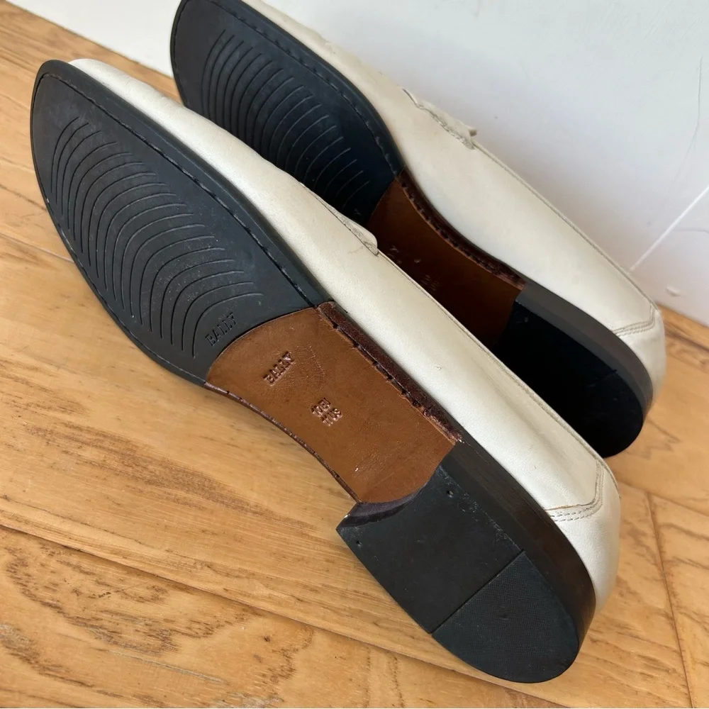 Bally Sanzio U Leather Loafer with Tassels size 11 D Cream Bone Made in Italy